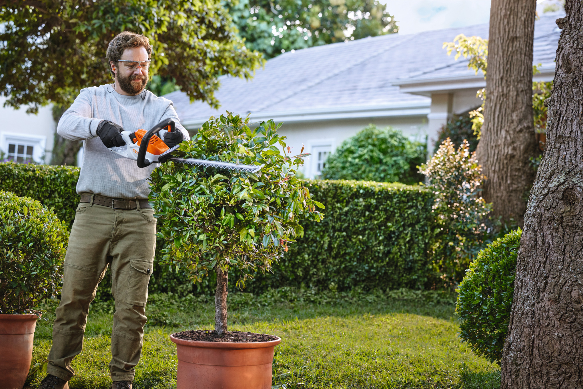 HSA 40 Cordless Hedge Trimmer tool only