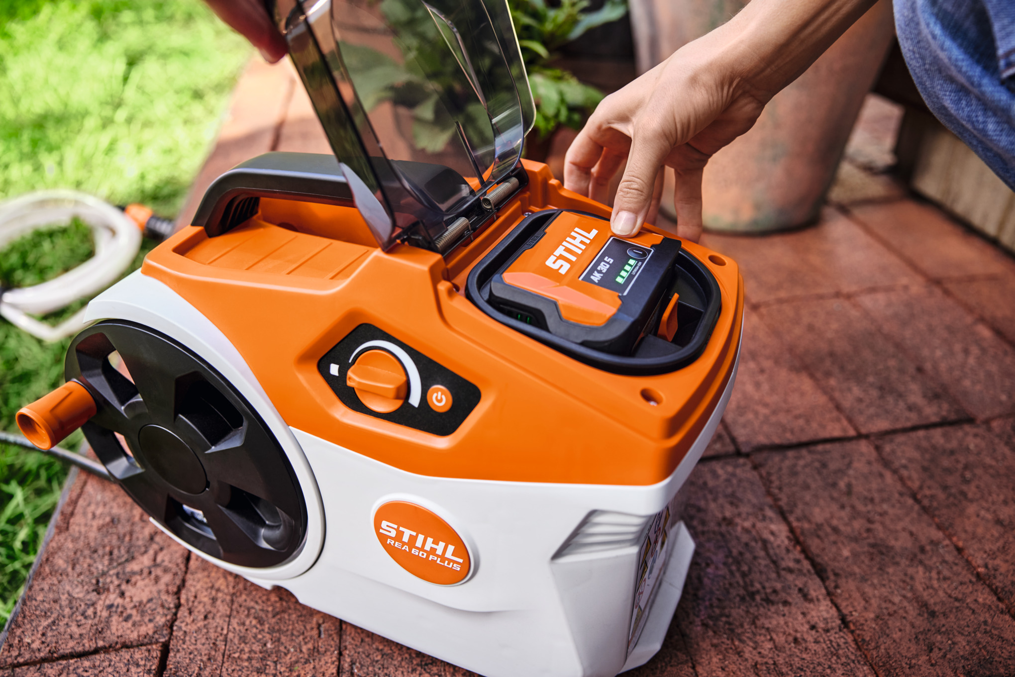 REA 60 PLUS Cordless Pressure Washer tool only