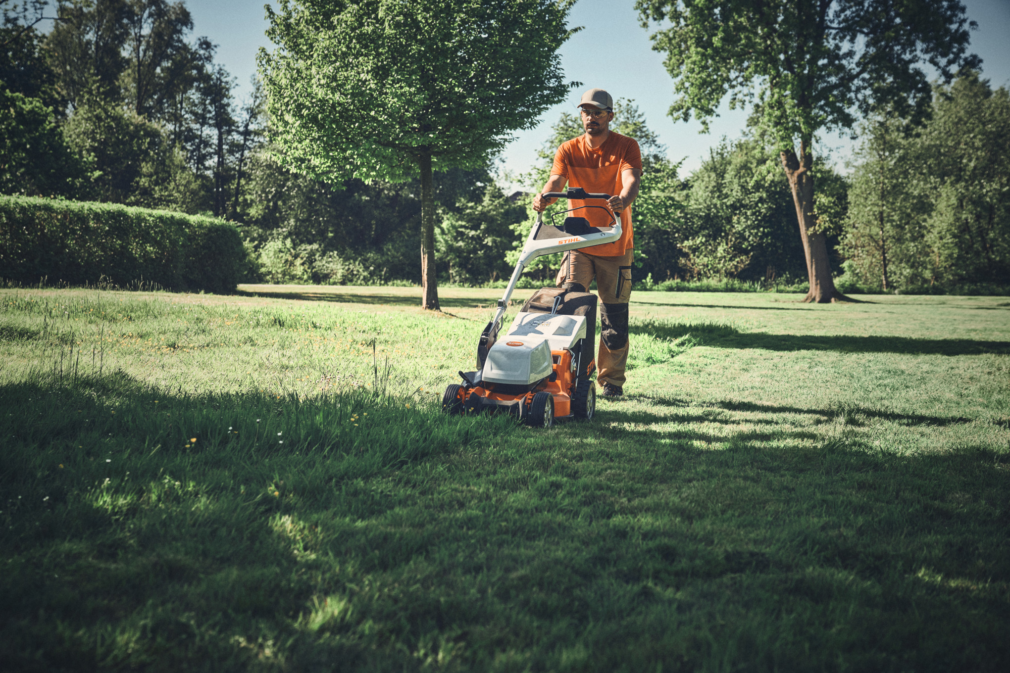 RMA 750 V Cordless Lawn Mower tool only