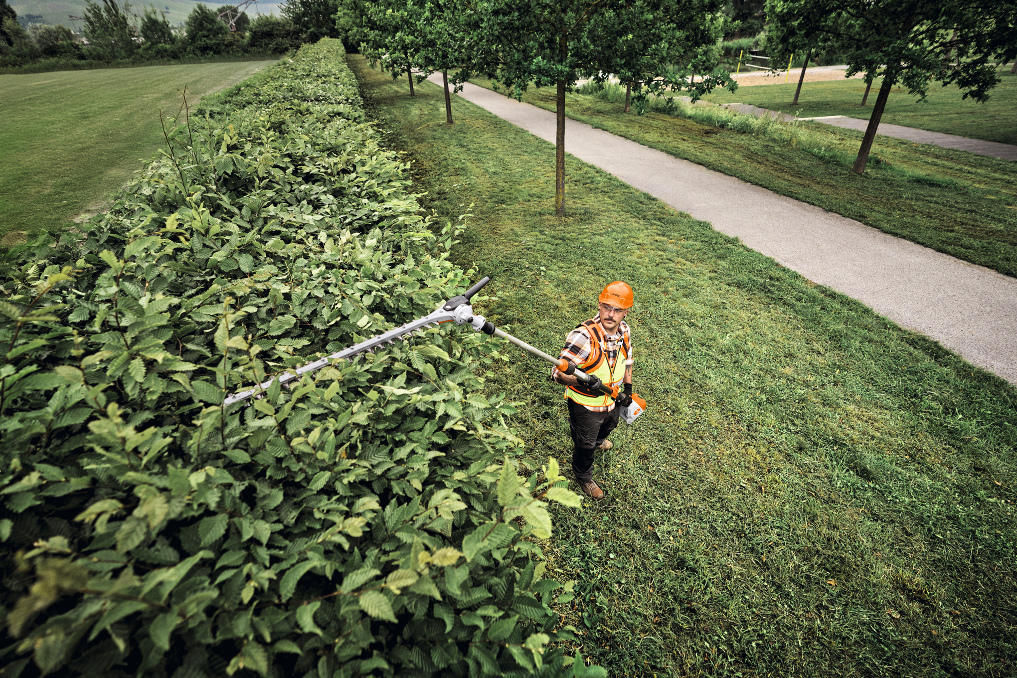 HLA 150 B Cordless Long-reach Hedge Trimmer tool only