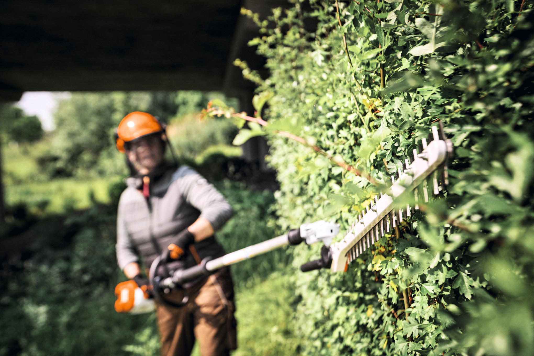 HLA 140 B Cordless Long-reach Hedge Trimmer tool only
