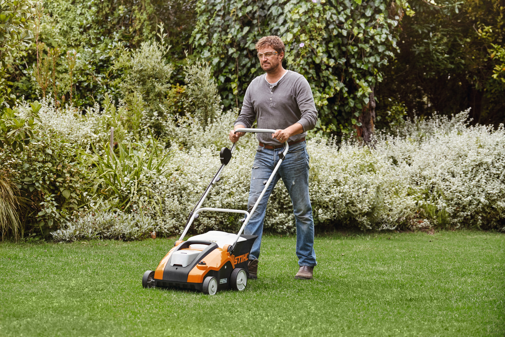 RLA 240 Cordless Lawn Scarifier tool only