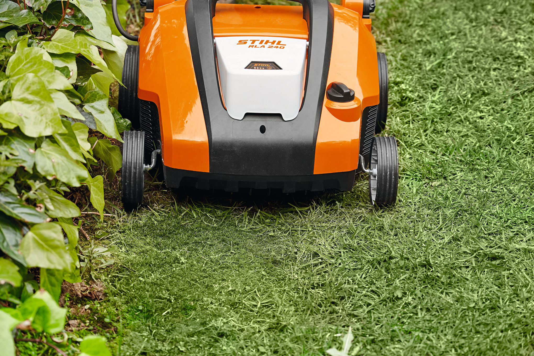 RLA 240 Cordless Lawn Scarifier tool only