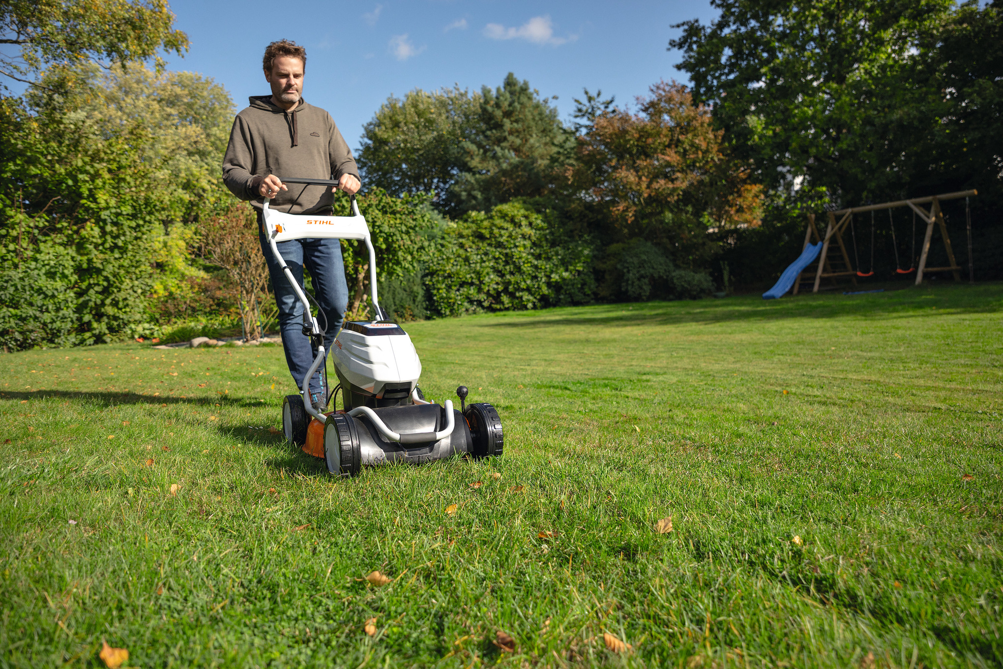 RMA 2 RV Cordless Mulching Lawn Mower tool only
