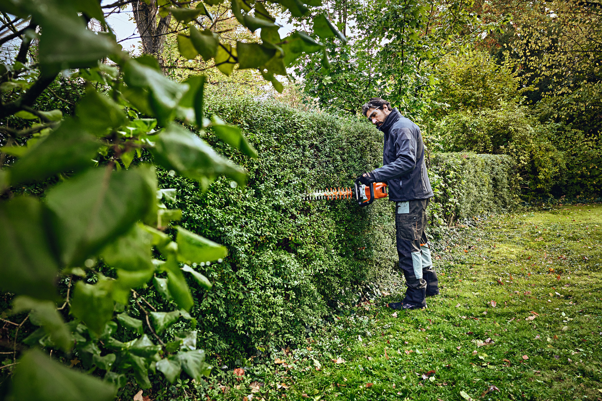 HSA 100 Cordless Hedge Trimmer tool only
