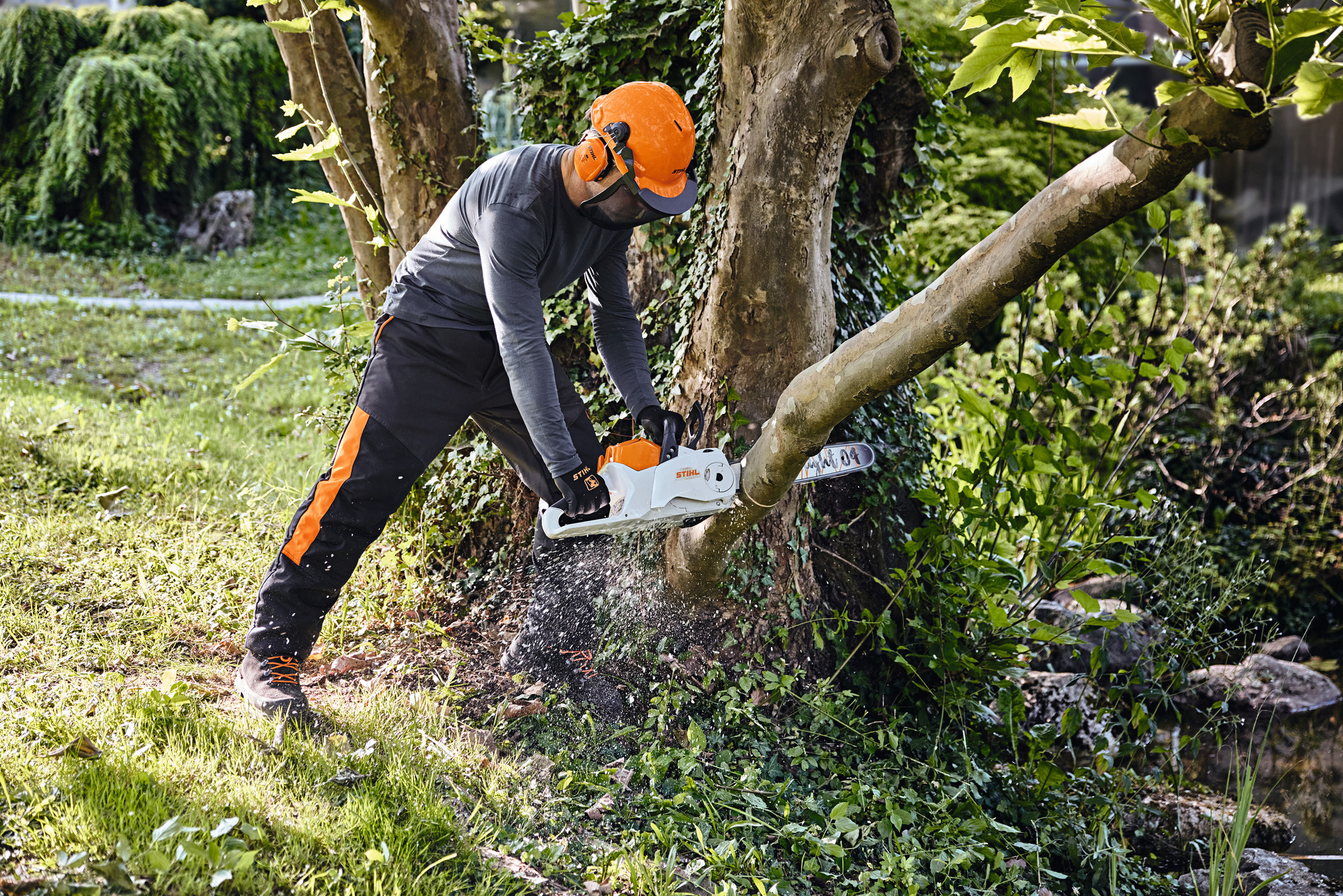 MSA 220 C-B Cordless Chainsaw tool only
