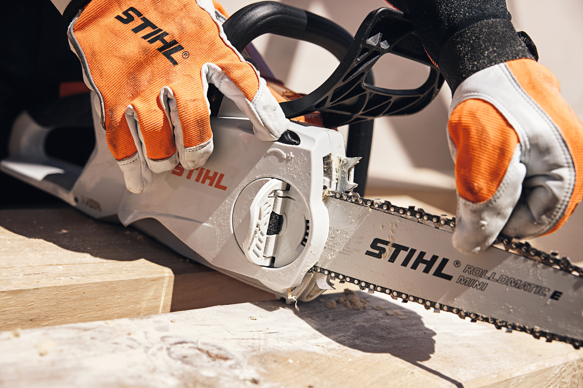 MSA 200 C-B Cordless Chainsaw tool only
