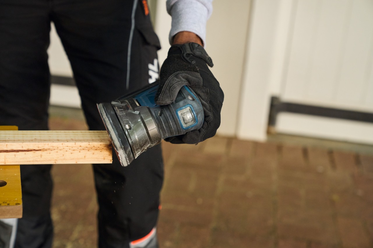 All wooden parts are sanded with a multi-grinder