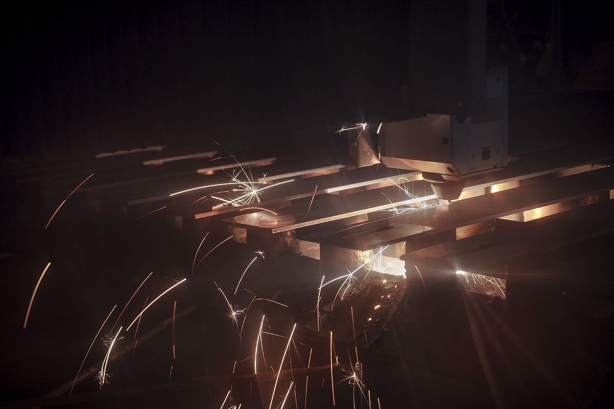 STIHL solid bars are cut by a laser cutting system