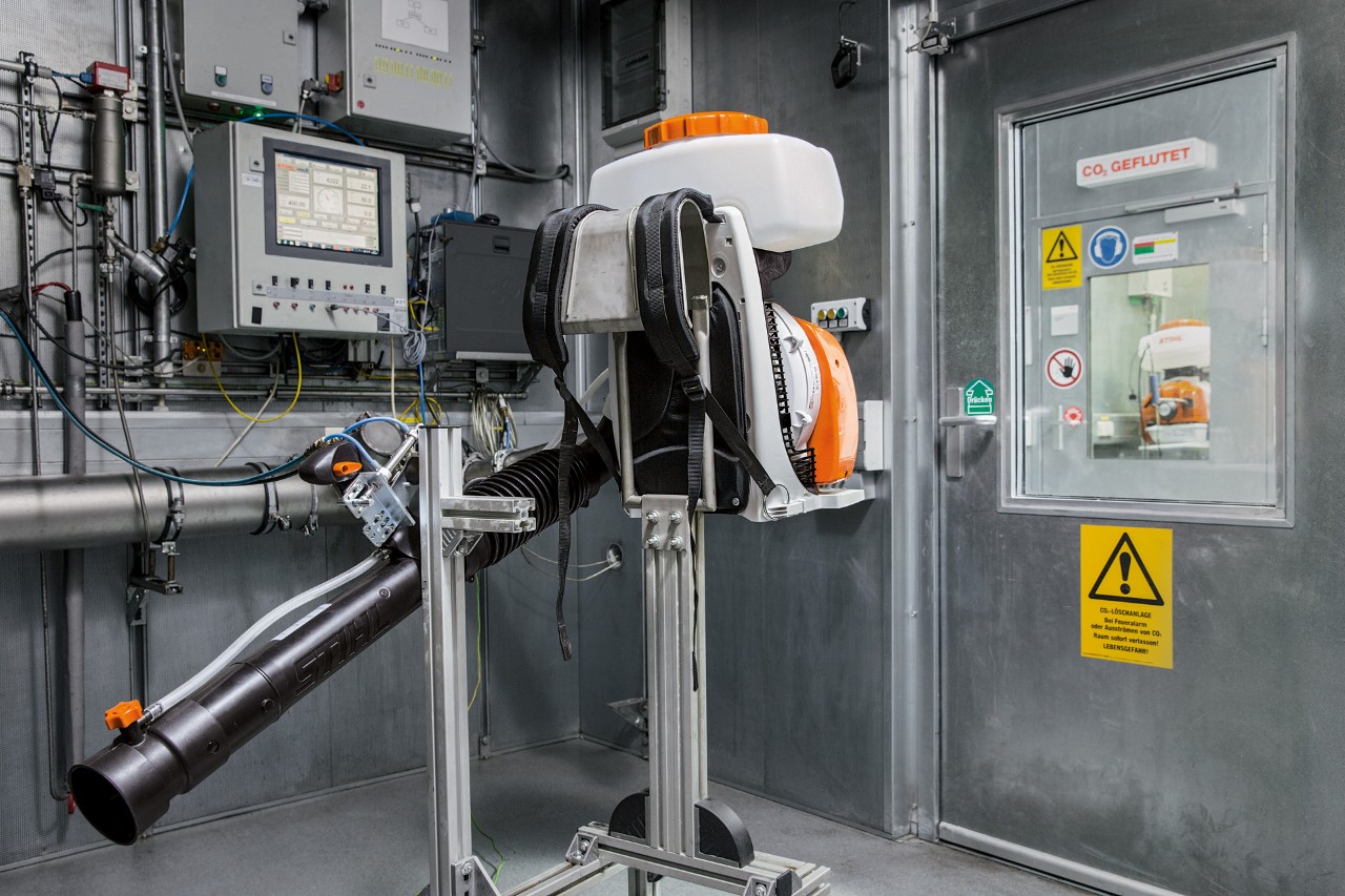 STIHL unit in a test cabin for endurance testing